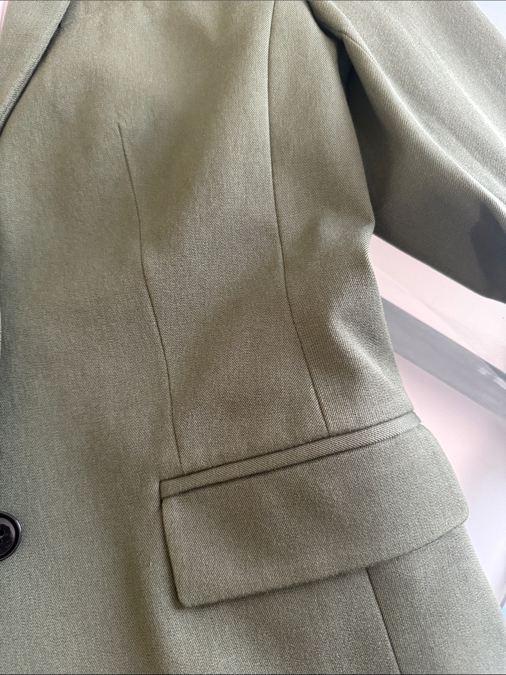 Like NEW Banana Republic Long and Lean Tailored Blazer Size 4 - Picture 11 of 11